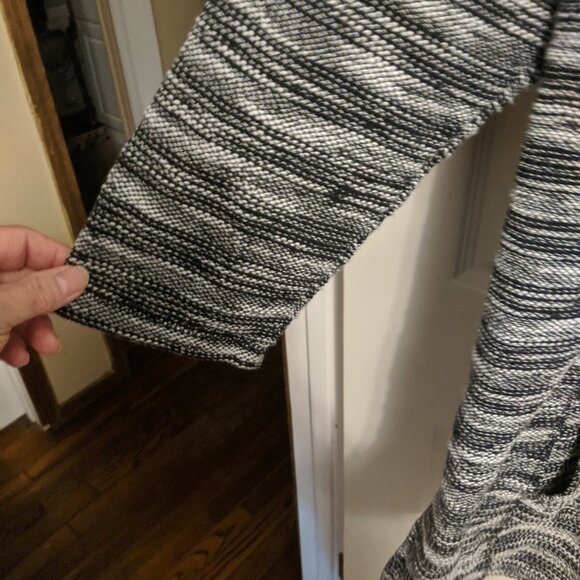 Liz Claiborne Weekend Wear long Tunic V-Neck Sweater Black and White - Picture 5 of 6